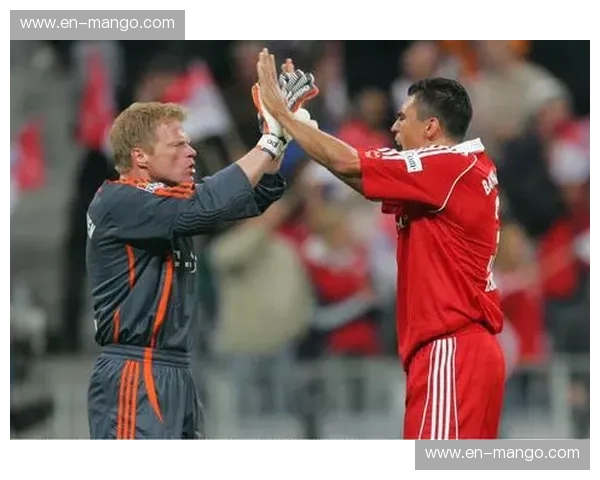 卢西奥怒吼，卡恩怒吼，战栗的2002：巴西与德国的巅峰对决